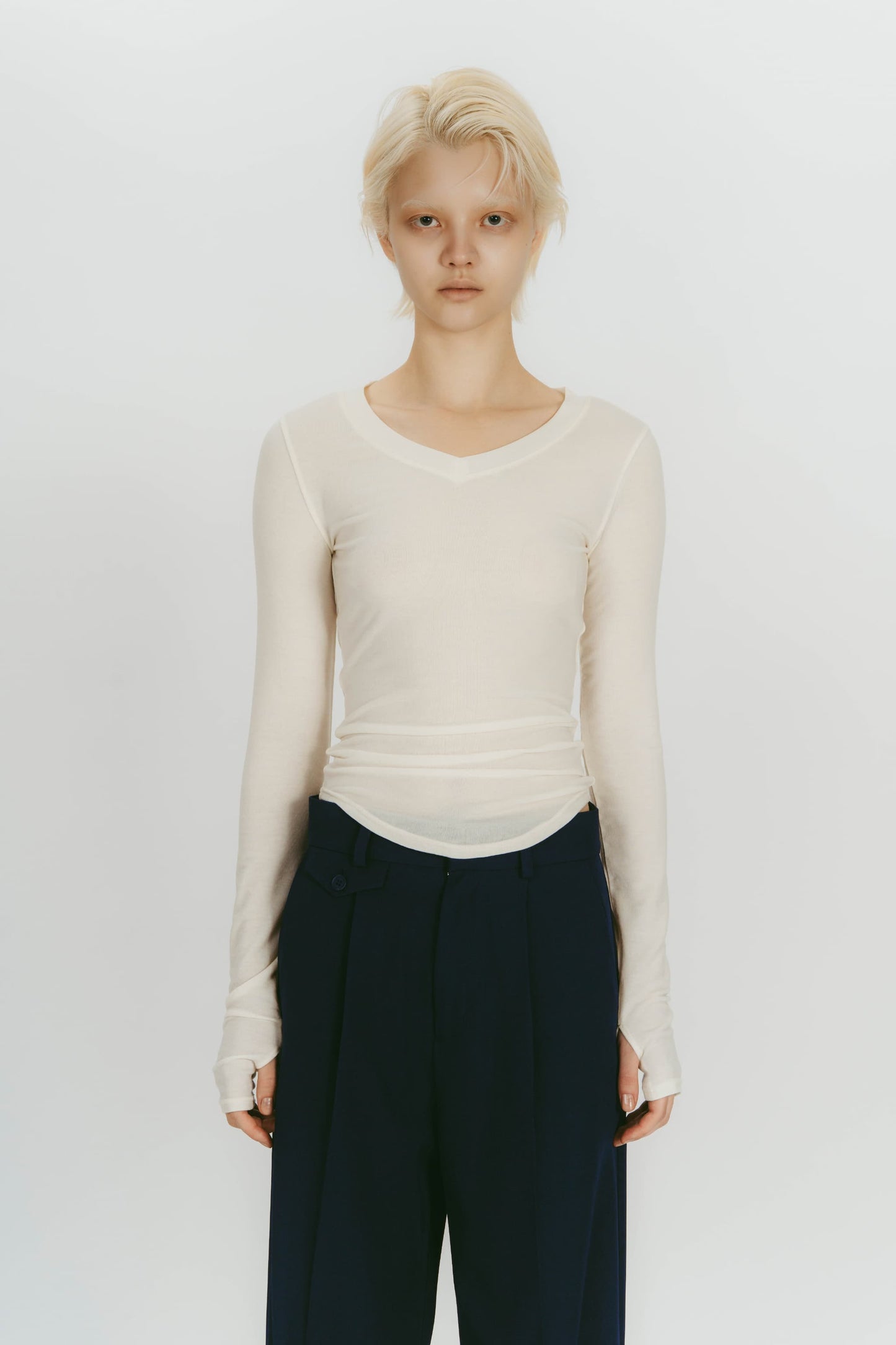 V NECK TOPS  / IVORY