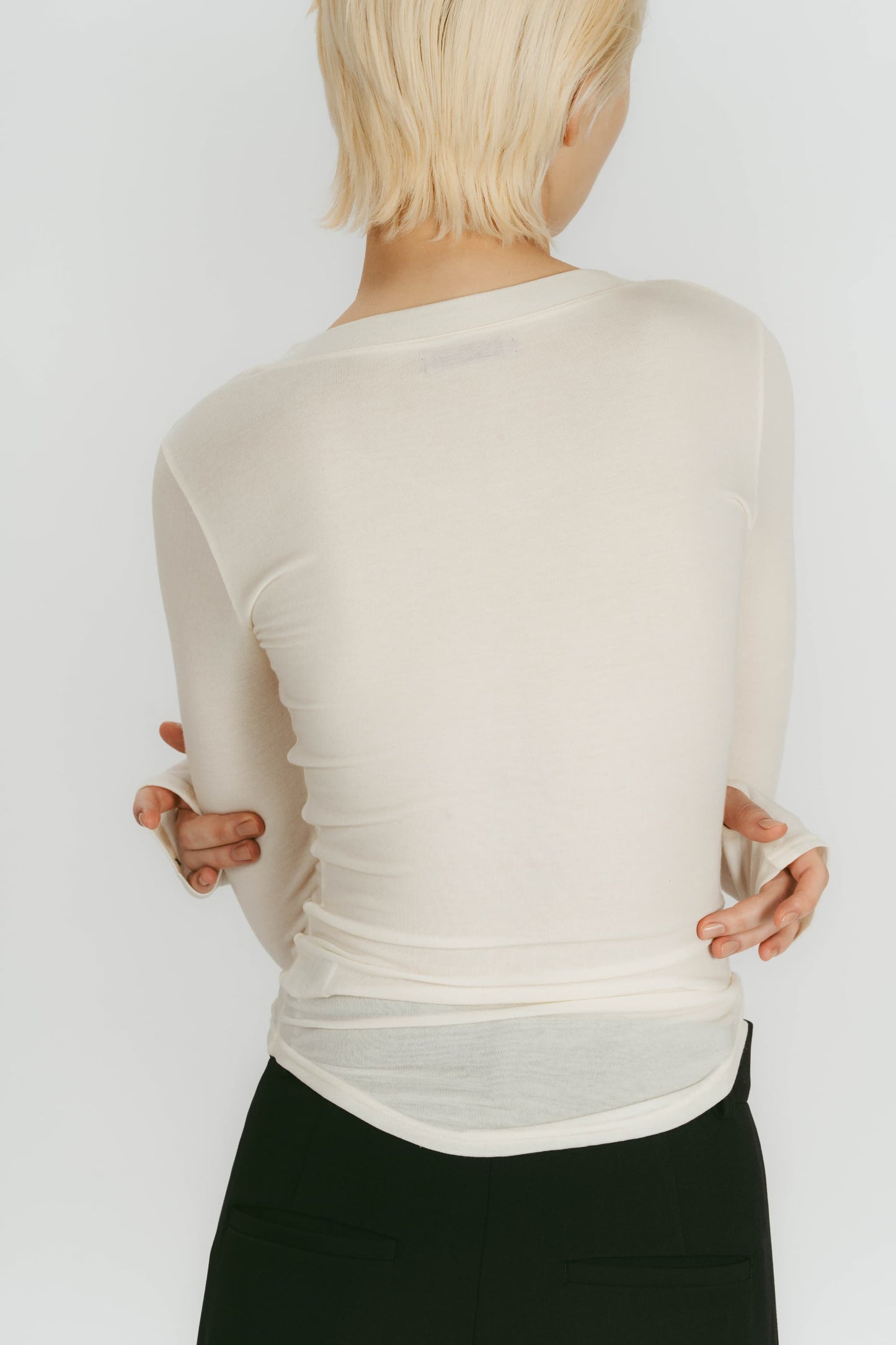 V NECK TOPS  / IVORY