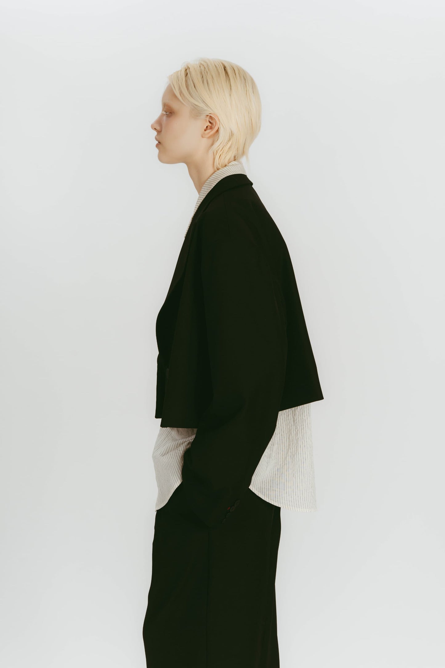 OVER SHOULDER JACKET / BLACK