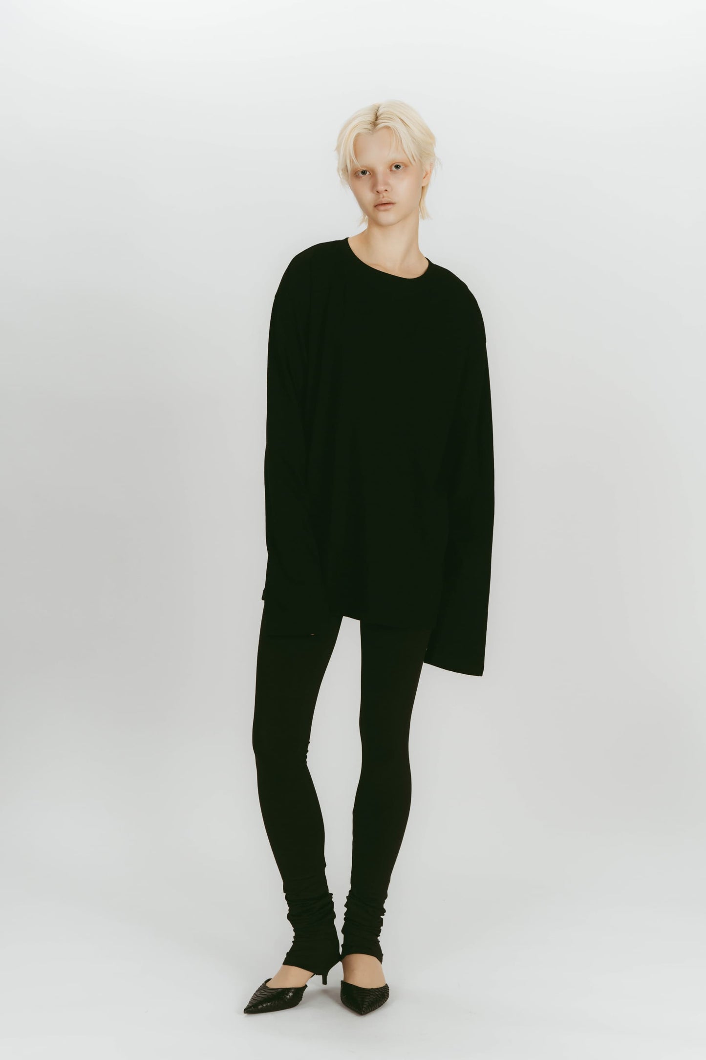 BACKLINE LOOSE TOPS / BLACK