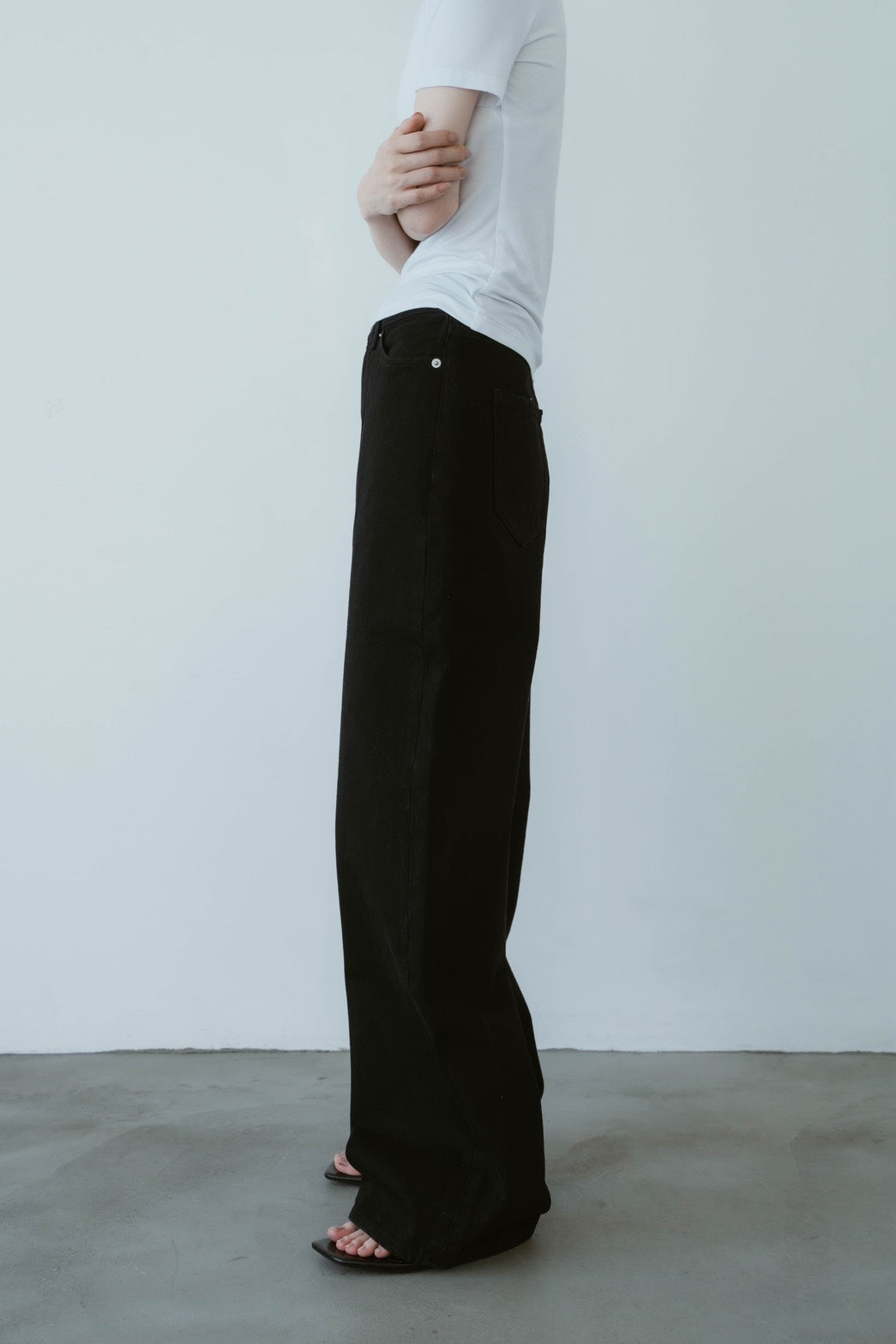 WIDE STRAIGHT DENIM PANTS