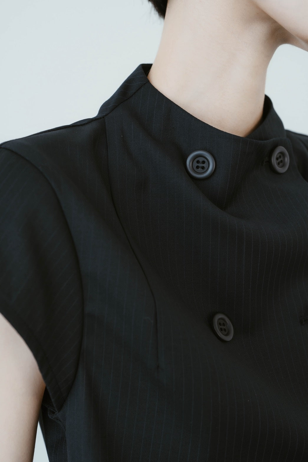 2WAY SLEEVELESS BUTTON VEST