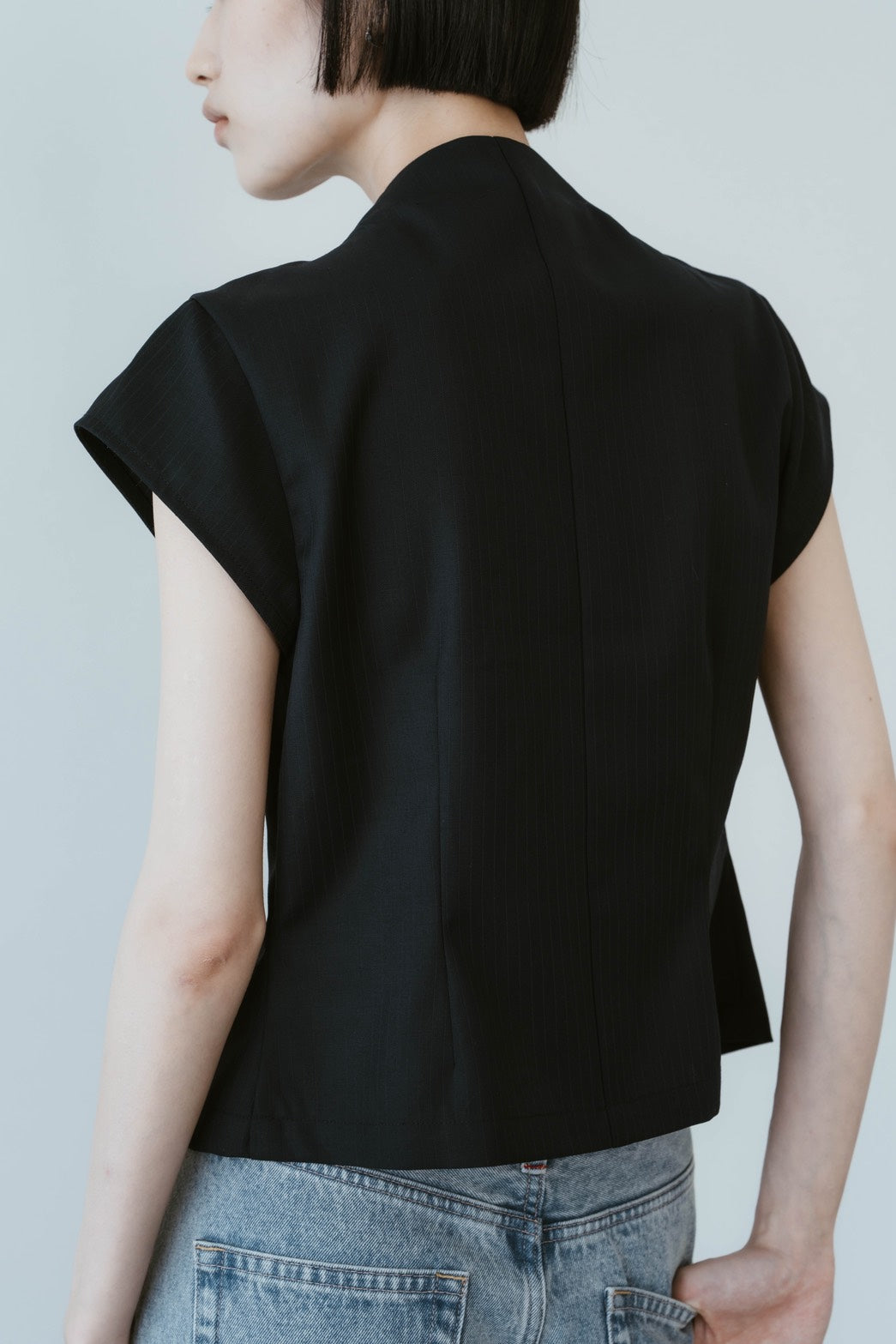 2WAY SLEEVELESS BUTTON VEST