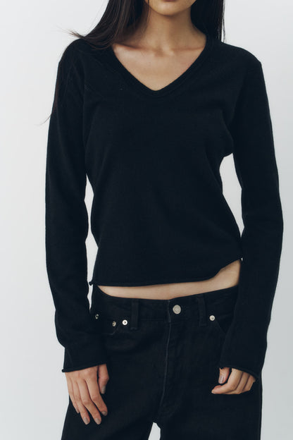 ROUND V NECK KNIT/BLACK