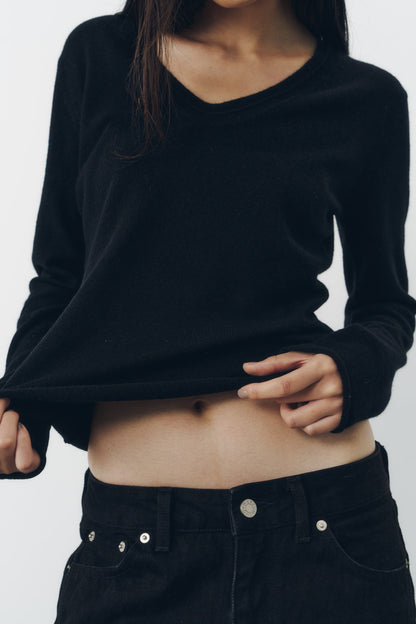 ROUND V NECK KNIT/BLACK