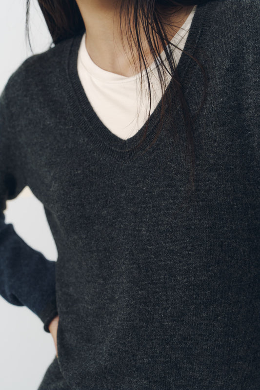 ROUND V NECK KNIT/GRAY