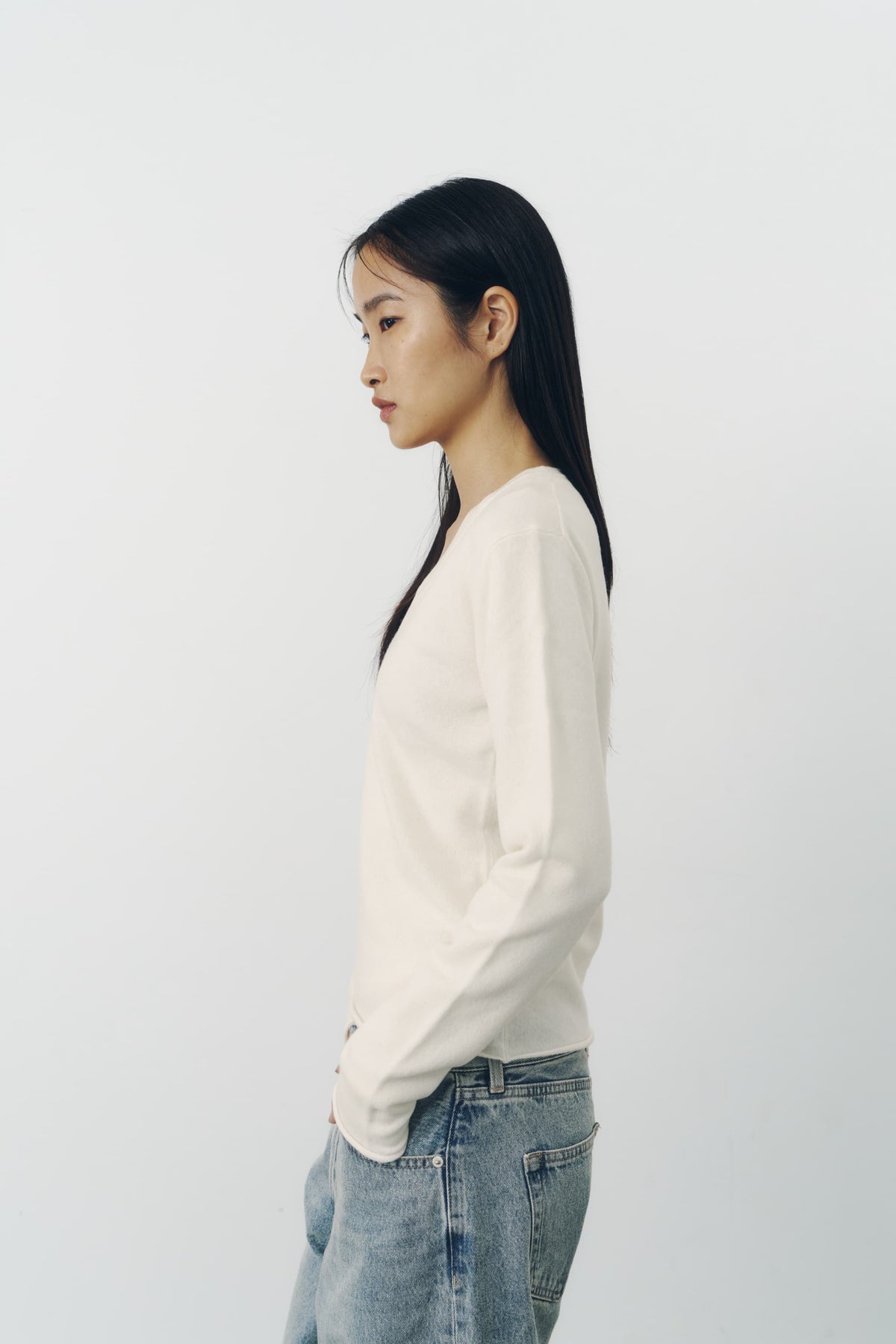 ROUND V NECK KNIT/IVORY